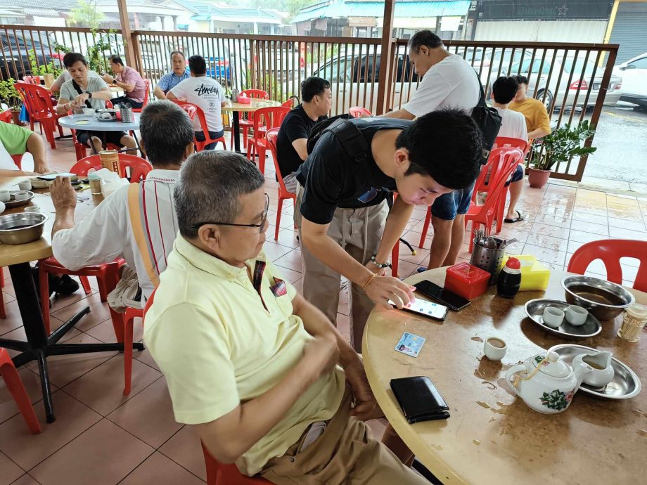 大都会/“AH TENG请吃2.0”巡视巴生咏春肉骨茶