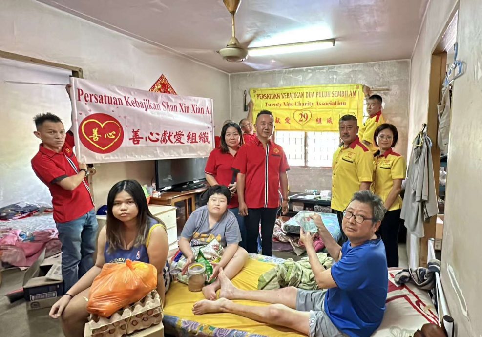 大都会//封面主文/烧焊工人一病再病全家陷困/5图