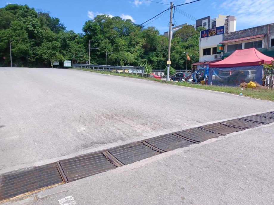 大都会/蕉赖依达曼花园2/3路IWSS工程拖延一年后未完成