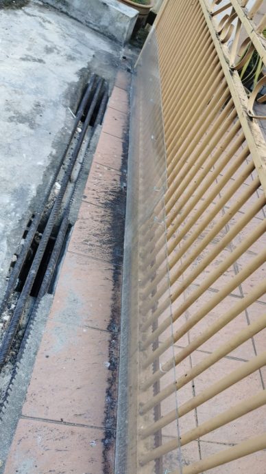 大都会/美达花园渠水倒灌进居民家/12图