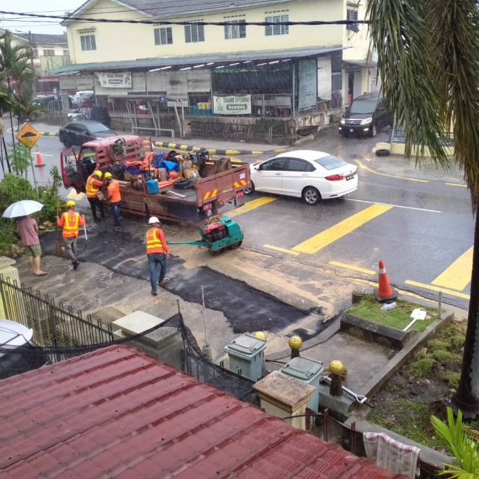 大都会/美达花园渠水倒灌进居民家/12图