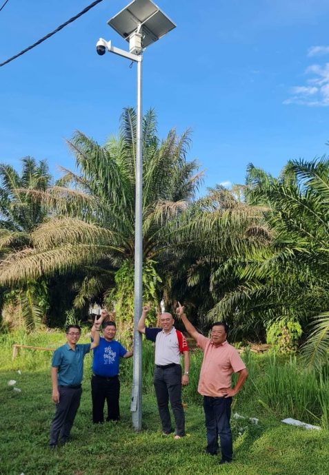 大都会:瓜冷市议会在仁嘉隆诺登路,安装太阳能闭路电视,揪出垃圾虫