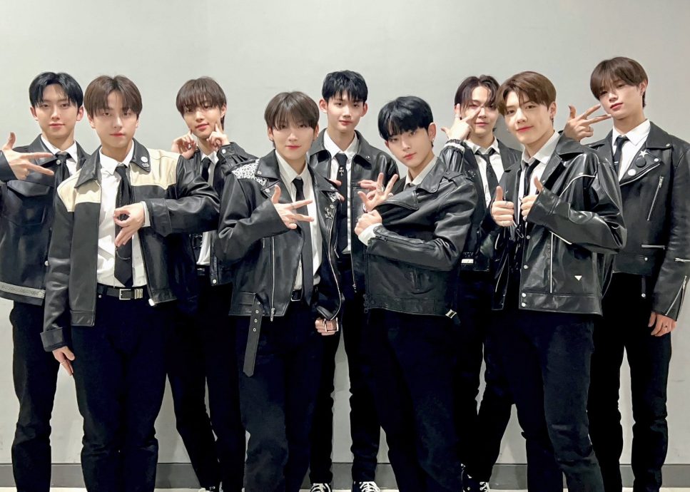 天团签售会卷性骚 员工搜身摸胸掀粉丝衣