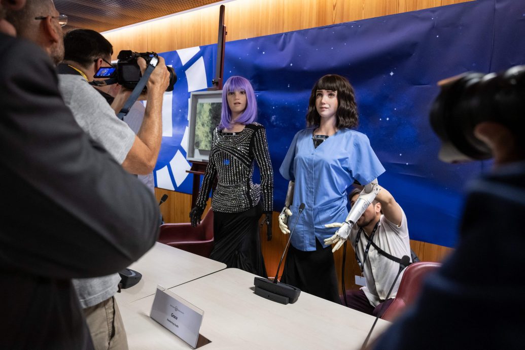 头)联合国AI造福峰会 AI机器人：让世界变得更加美好