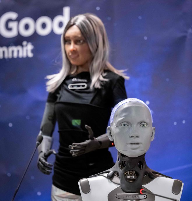 头)联合国AI造福峰会 AI机器人：让世界变得更加美好