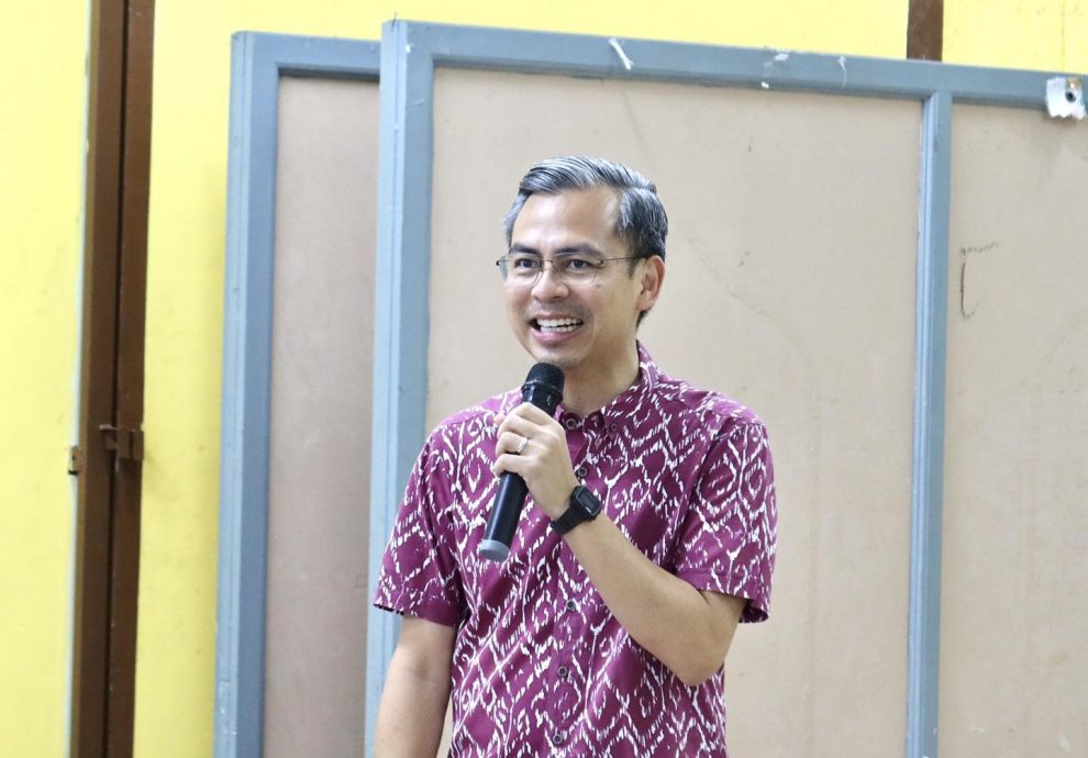 安华要求改善全国大学网络·法米：立即行动