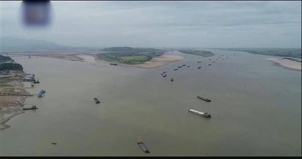 实在太热!中国最大淡水湖鄱阳湖两周缩水逾四分一