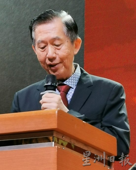 **己签发**柔：社团版头条：马币跌、生活费高却不影响销量，今年汽车总销估可维持72万辆