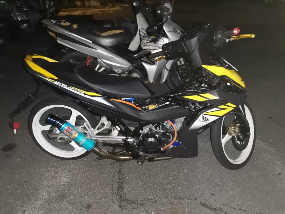 已签发/安邦警方展开道路流氓取缔行动·开15张罚单扣押3辆摩托车