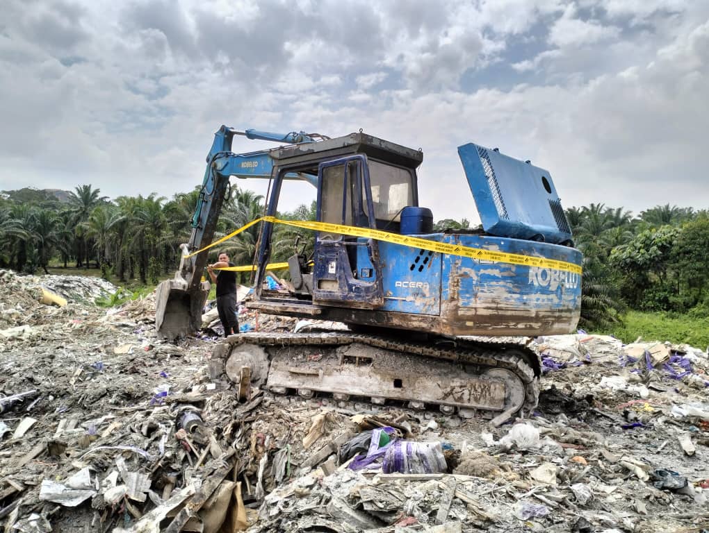 **已签发**柔:第三版头条:【特稿】:北干那那垃圾场关闭,市议会卫生与执照小组将监督日常收集服务效率