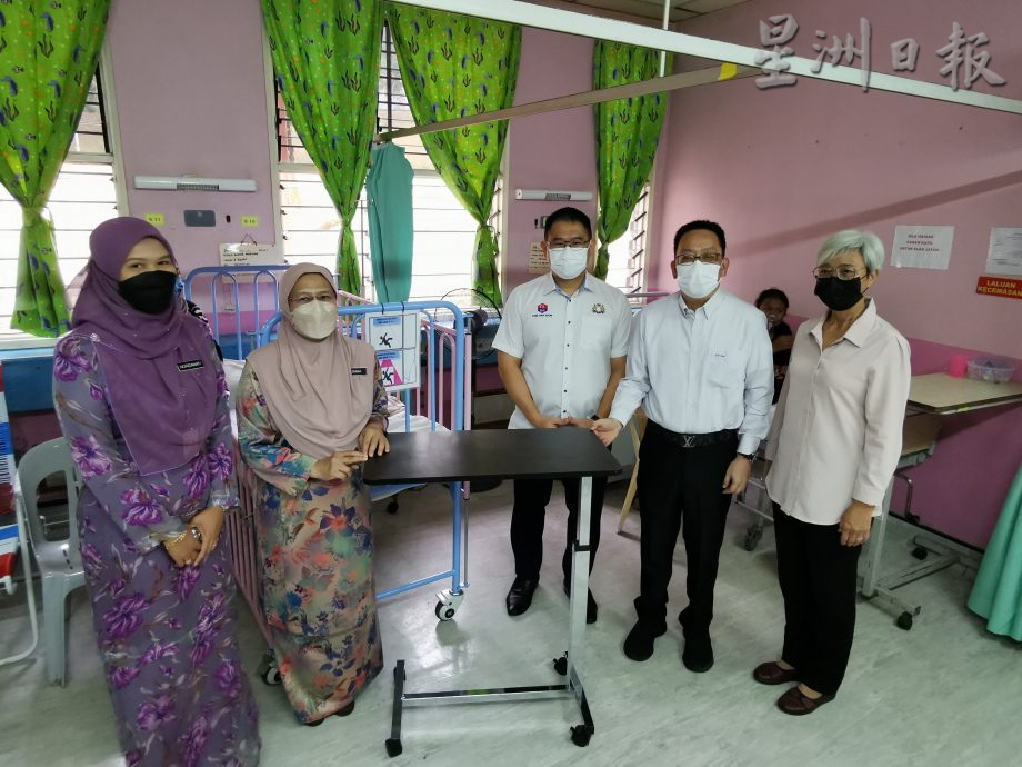 **已签发**柔:第三版头条:林添顺:柔推行企业社团援助医院,包括领养医院病房