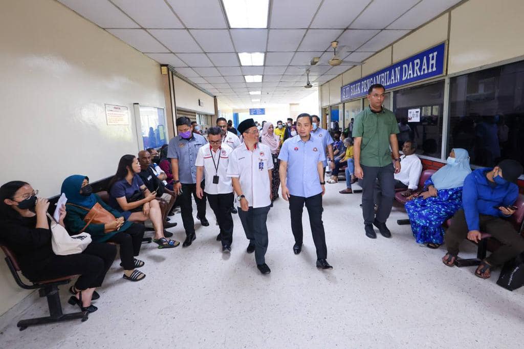 **已签发**柔：第三版：闲置逾20年建筑物将重开，翁哈菲兹：纾缓中央医院人潮