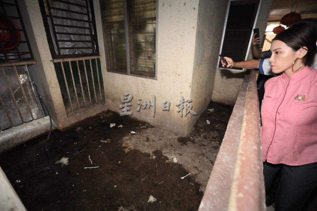 **已签发**柔:第二版头条:士姑来水晶阁公寓问题多,玛丽娜:居民和居委须各司其职