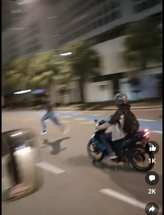 **已签发**柔:青少年成群公路玩滑板,警以扰民角度查办