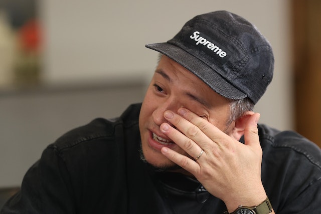 张致恒在小食店打工被讽 吴浩康:职业无分贵贱