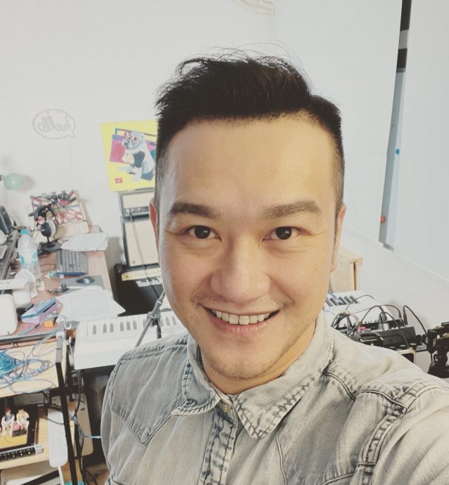 张致恒在小食店打工被讽 吴浩康:职业无分贵贱