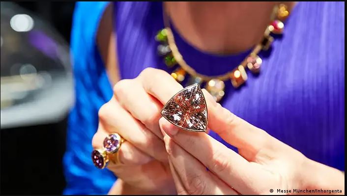 德国之声∕经济低迷期 奢侈品为何能卖疯了?