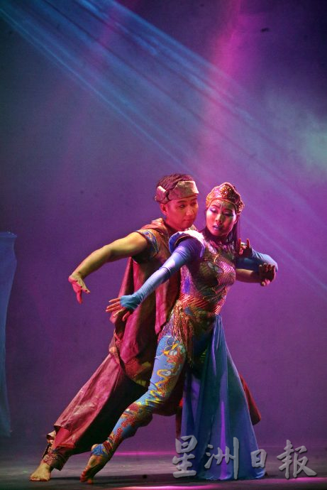 打击乐空中舞韵合一 《SAKTI》创意演绎马来传说