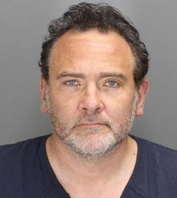 打老婆威胁烧名牌包 美国福特高管被控