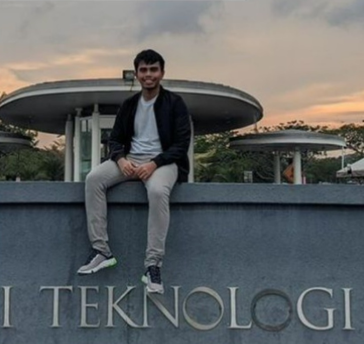  找工新招！大学生驾Grab 履历贴车座  “一下就获面试了”