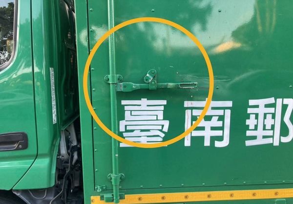 把手插破头盔刺进太阳穴 骑士离奇惨死