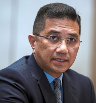 拉菲兹挑战阿兹敏辩论大马经济 Awani愿意承办并已发出邀请函