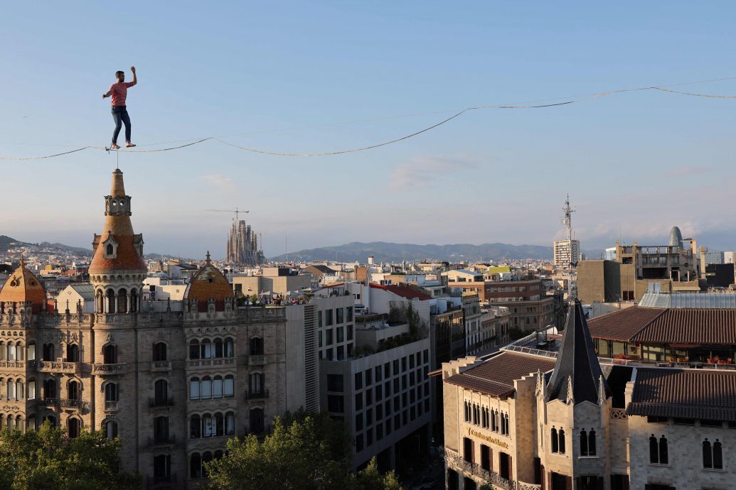 拼盘 法国走钢索好手西班牙显身手