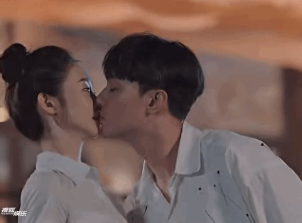 施柏宇被控私加吻戏 挨轰职场性骚扰