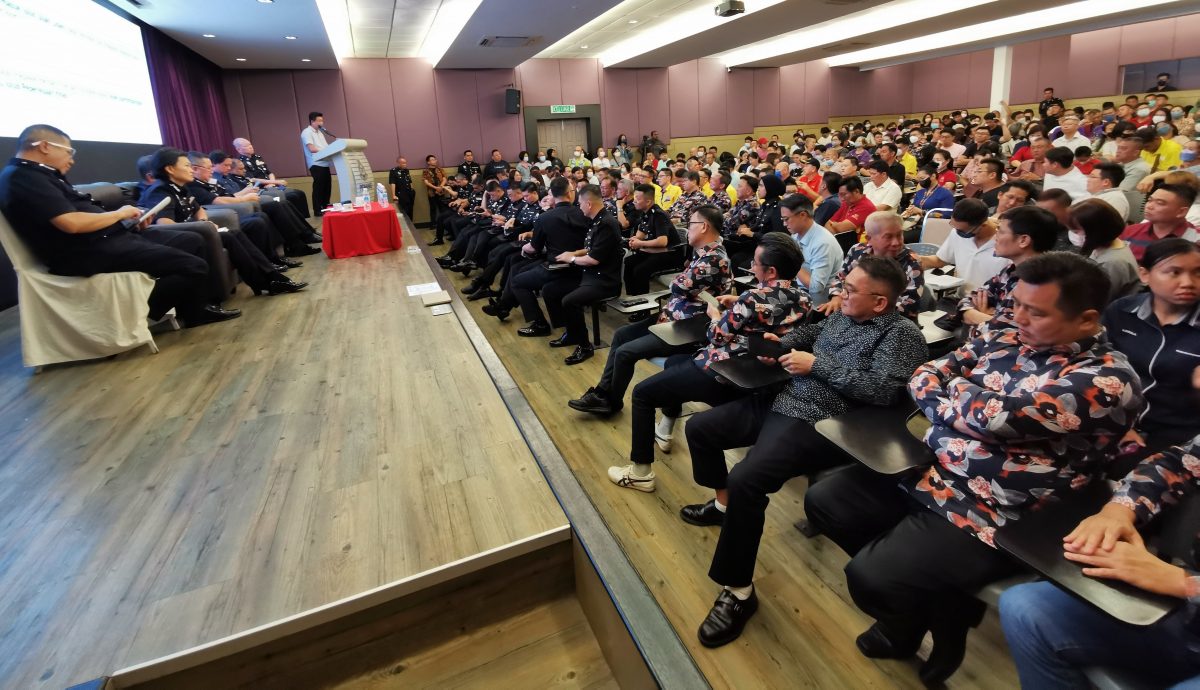 华裔再不申请加入警队,许国振忧华裔警察将见少