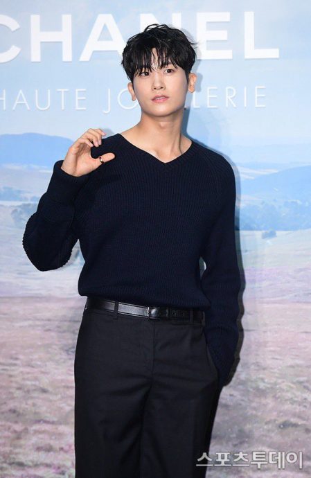 朴炯植没接通知拒比爱心 挨轰:比宋慧乔还大牌