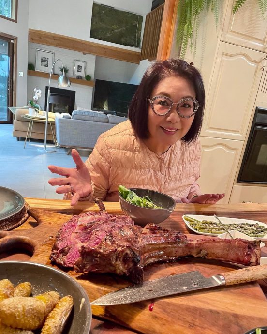 李司棋女儿3度出嫁 外籍女婿跟足传统习俗敬茶