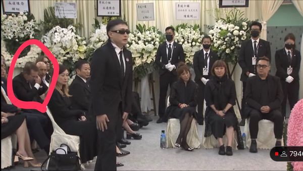 李玟告别式|Bruce及2继女神情呆滞 挨轰“来干嘛”	