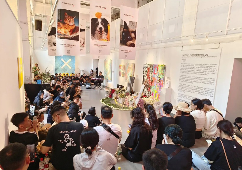 李玟头七|各地粉丝恸追思 “在天上还好吗?”