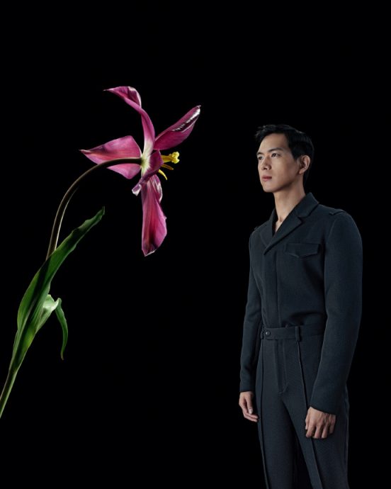 李现爆秘恋巨胸网美  暧昧4线索就缺同框照