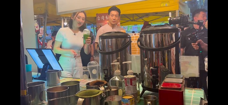 来马拍摄每天睡2小时 高海宁打卡天空之镜