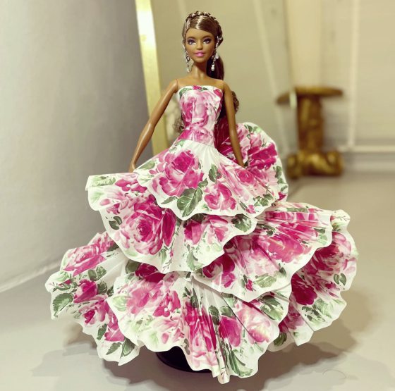 杨建 #flushablefashion／“可冲走”的Barbie时装？