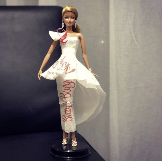 杨建 #flushablefashion／“可冲走”的Barbie时装？