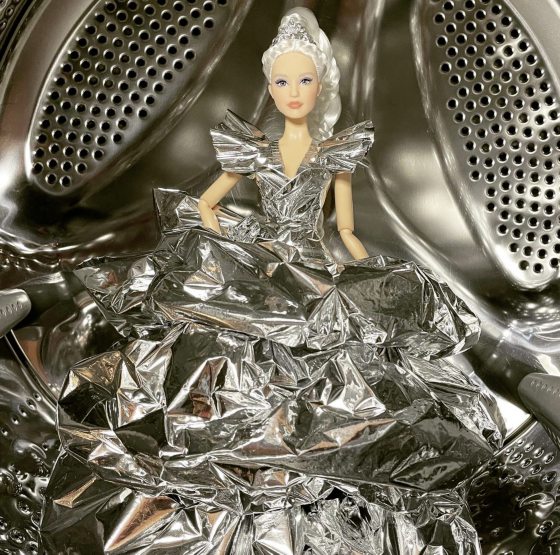 杨建 #flushablefashion／“可冲走”的Barbie时装？