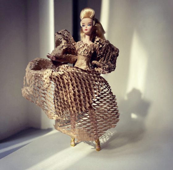 杨建 #flushablefashion／“可冲走”的Barbie时装？