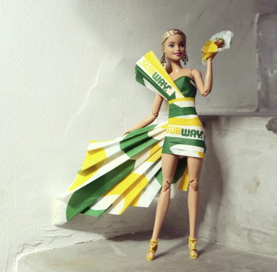 杨建 #flushablefashion／“可冲走”的Barbie时装？