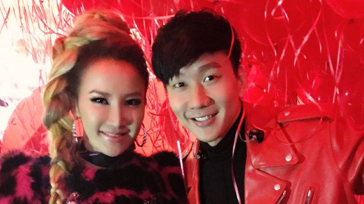 林俊杰演唱《孤独娱乐》献李玟 全场喊CoCo泪崩