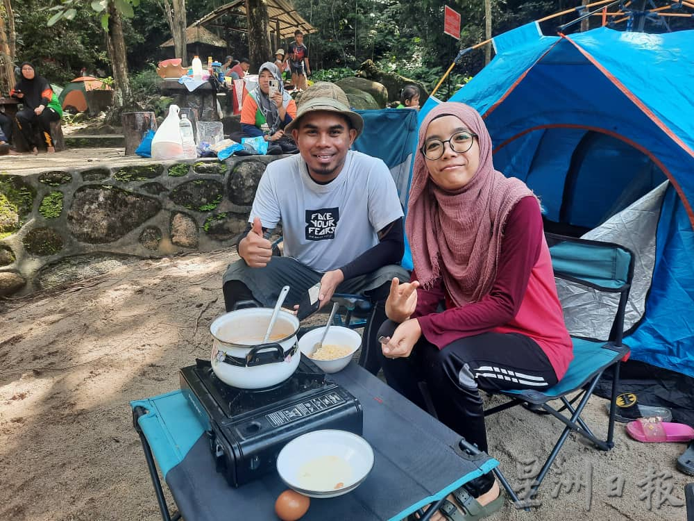 柔:【特稿】: 金山瀑布景区重开 人潮欢乐声处处