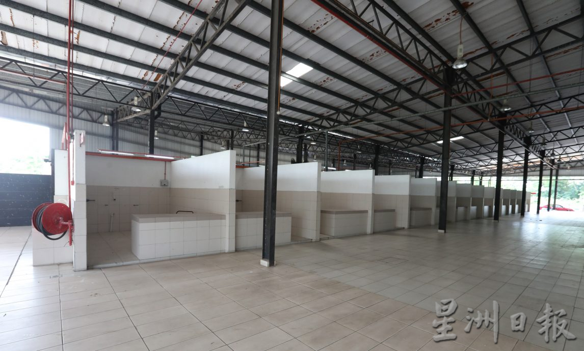 柔:【特稿】:焦点社区:新山苏丽雅巴刹 洪文兴:发展商无权调涨租金 摊贩无须担心被逼迁