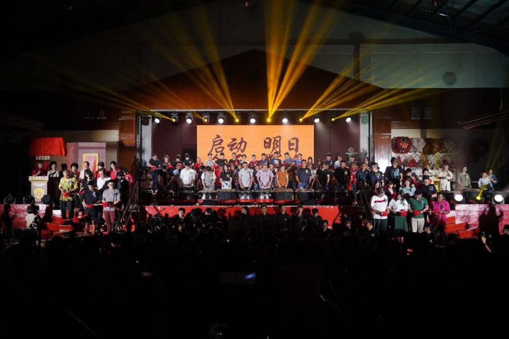 柔:新闻: “狮源南洋舞”舞狮盛会 为东甲启二筹获82万8000令吉