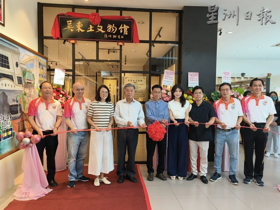 柔:新闻:王培荣:搬迁后与世纪馆相邻 銮中文物馆拓学生视野