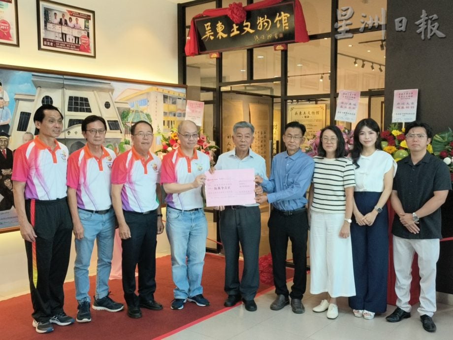 柔:新闻:王培荣:搬迁后与世纪馆相邻 銮中文物馆拓学生视野