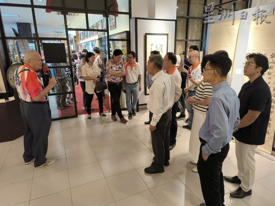 柔:新闻:王培荣:搬迁后与世纪馆相邻 銮中文物馆拓学生视野