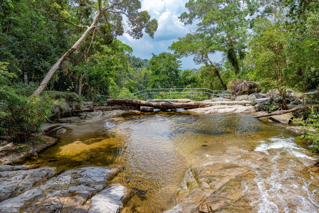 柔:新闻:金山瀑布7月8日重新开放,3天嘉年华免费入场