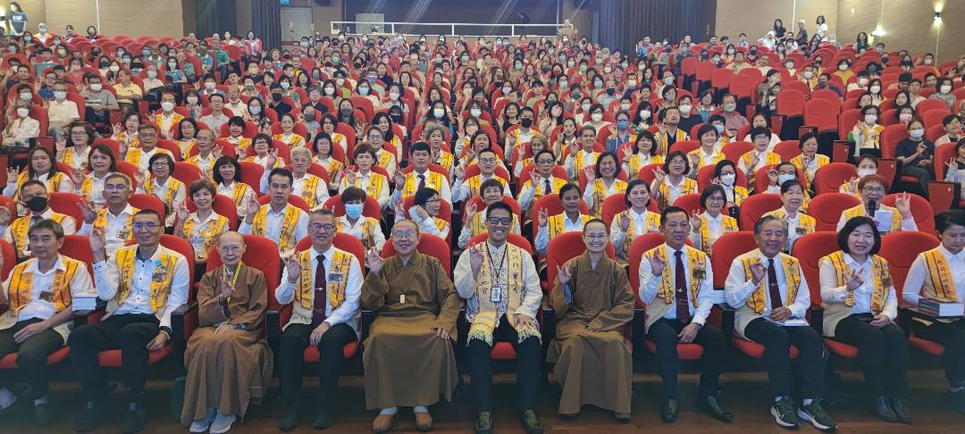 柔:新马寺举办《缅怀师恩,老病死生》讲座会,吸引400人参与
