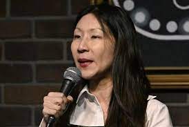 欢迎The 1975主唱加入拉黑名单 Jocelyn Chia：有被国际刑警追捕吗？